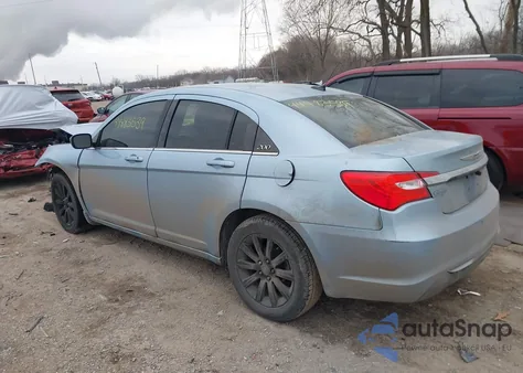 2012 Chrysler 200 Touring z USA, uszkodzony, nr VIN 1C3CCBBB9CN144527